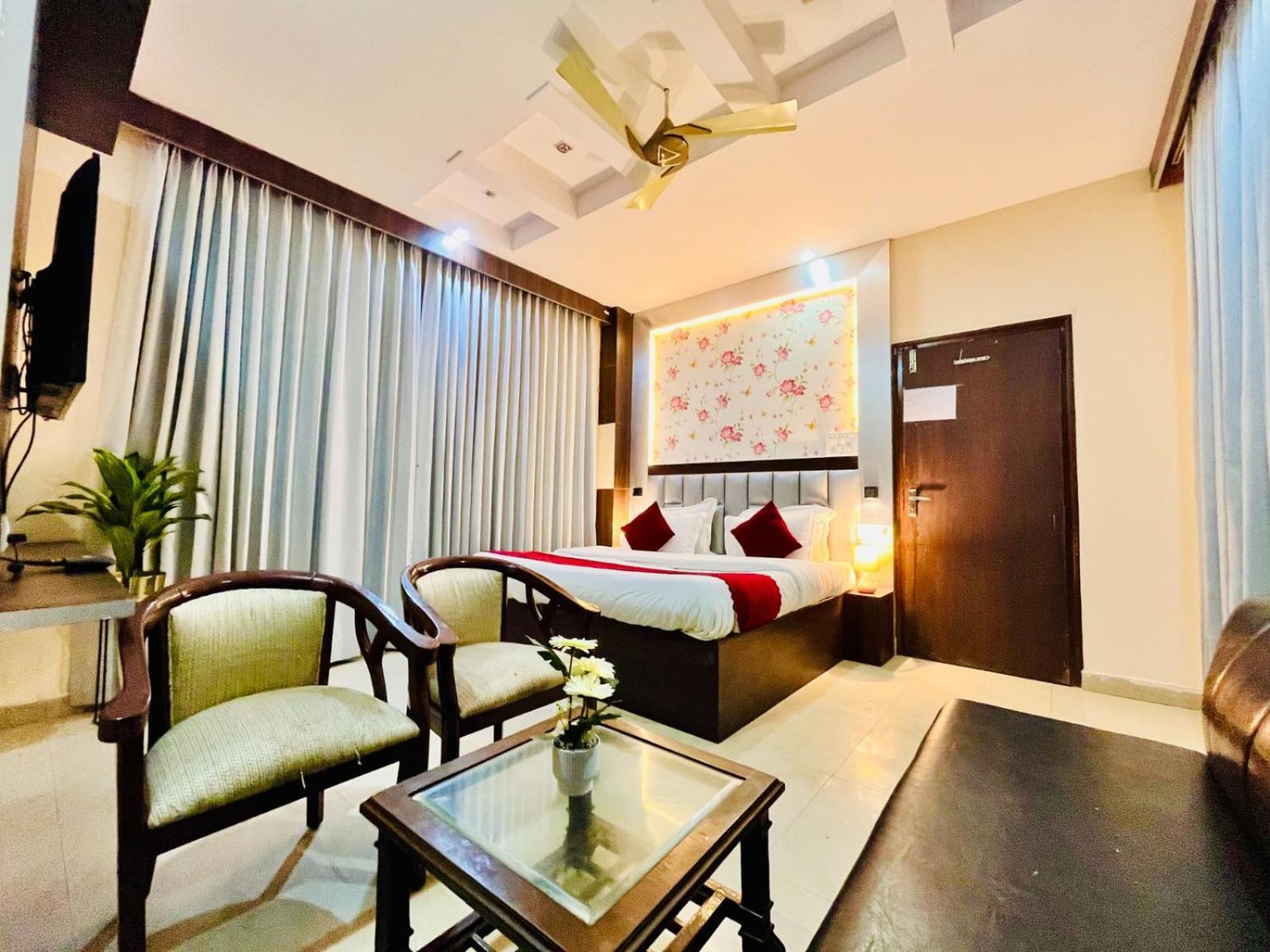 Hotel Ramawati Near Ganga Ghat Haridwar Exterior photo